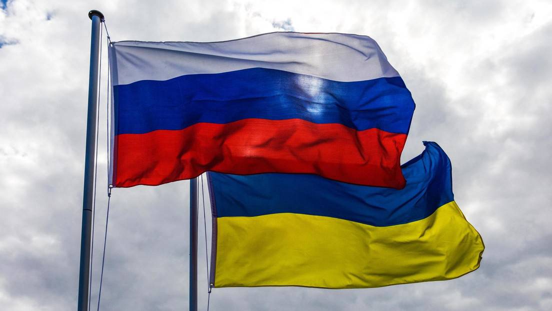 banderas-rusia-y-ucrania